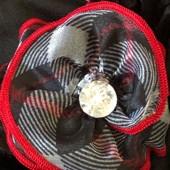 What A Doll! Little Girls Black Velvet Pullover Flower Embellishment Sz XS (4-5) - Picture 5 of 10